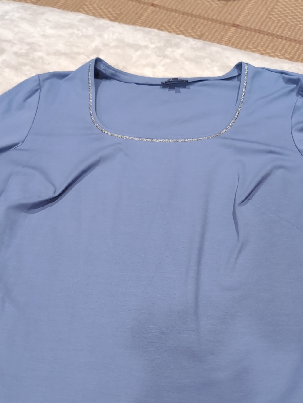 Lafayette 148 Pia long Sleeve With Square chain Trim Neckline
